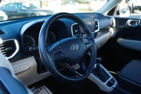 More photos of 2021 Hyundai Venue Denim at TLC Motors, SC