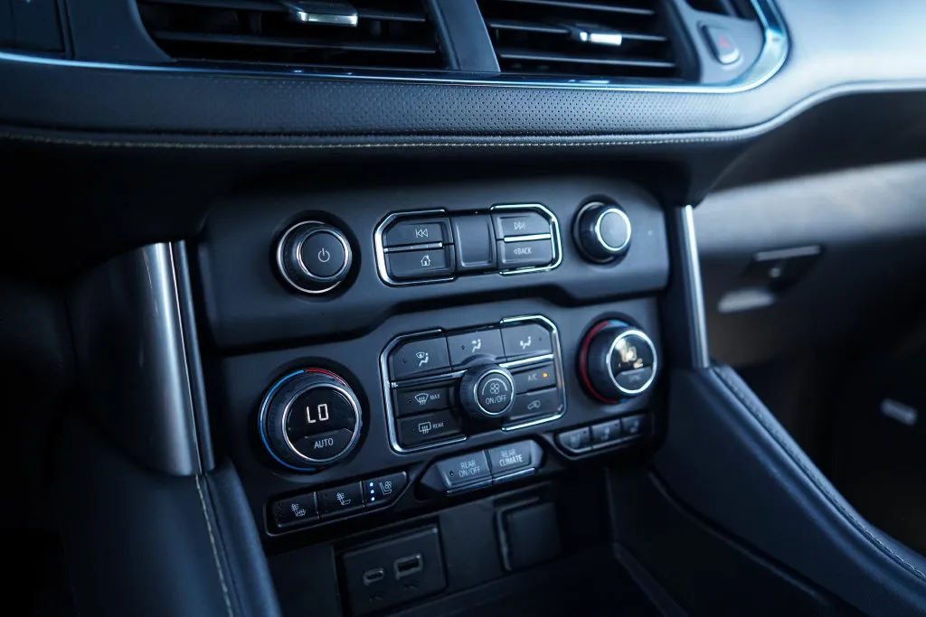 2023 Chevrolet Suburban Premier - Photo 27