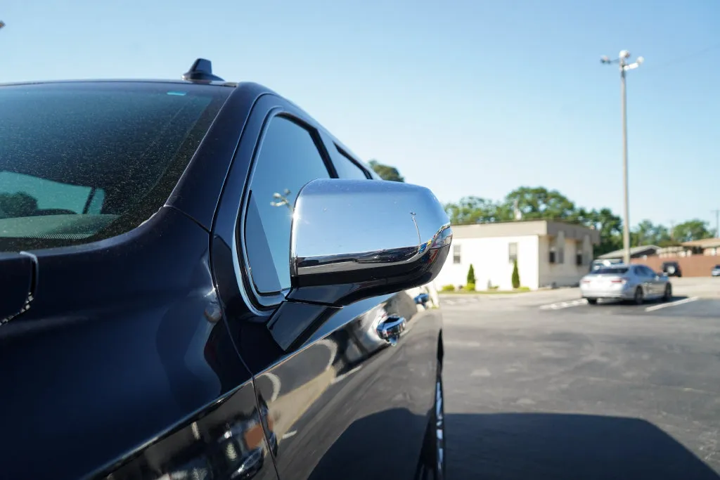 2023 Chevrolet Suburban Premier - Photo 23