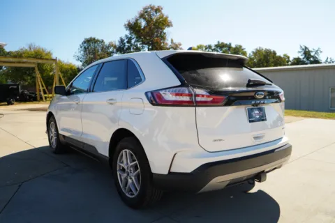 More photos of 2022 Ford Edge SEL at TLC Motors, SC