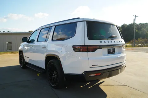 More photos of 2023 Jeep Wagoneer Series II at TLC Motors, SC
