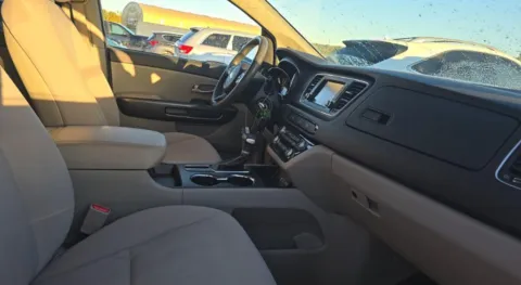 More photos of 2021 Kia Sedona LX at TLC Motors, SC
