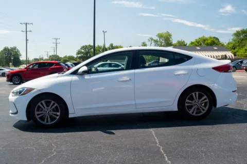 More photos of 2018 Hyundai Elantra SEL at TLC Motors, SC