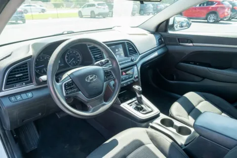 More photos of 2018 Hyundai Elantra SEL at TLC Motors, SC