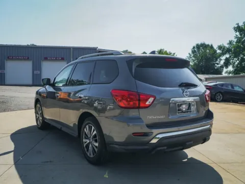 More photos of 2020 Nissan Pathfinder SL at TLC Motors, SC