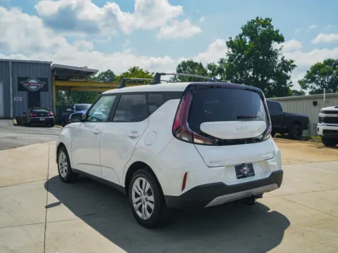 More photos of 2023 Kia Soul LX at TLC Motors, SC