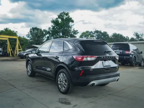 More photos of 2020 Ford Escape SE at TLC Motors, SC