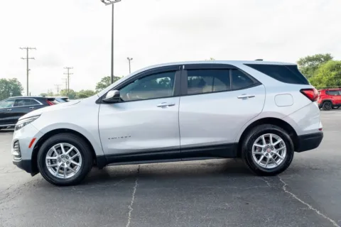 More photos of 2022 Chevrolet Equinox LS at TLC Motors, SC