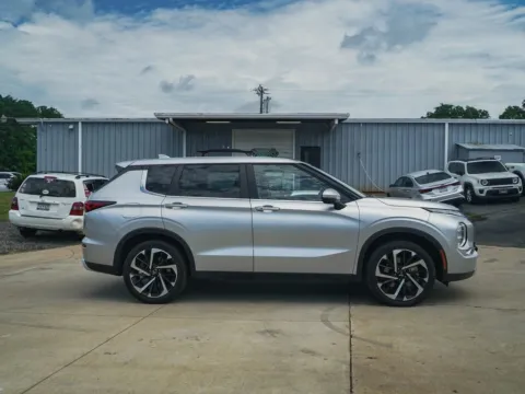 Another view of 2023 Mitsubishi Outlander SE for sale in Moore, SC at TLC Motors