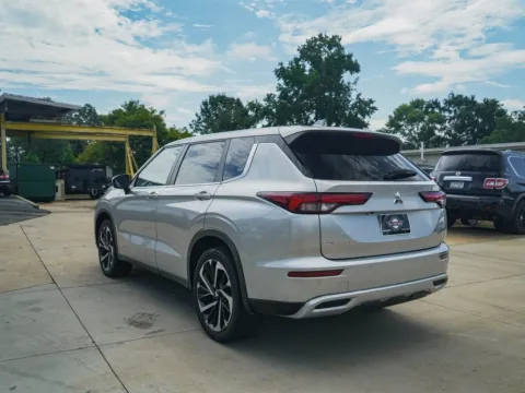 More photos of 2023 Mitsubishi Outlander SE at TLC Motors, SC