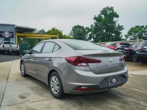 More photos of 2020 Hyundai Elantra SE at TLC Motors, SC