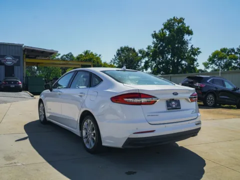 More photos of 2019 Ford Fusion Hybrid SE at TLC Motors, SC