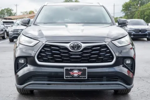 Photos of 2020 Toyota Highlander XLE for sale in Moore, SC at TLC Motors