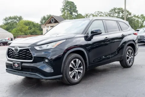 Another view of 2020 Toyota Highlander XLE for sale in Moore, SC at TLC Motors