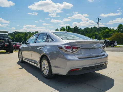 More photos of 2016 Hyundai Sonata Hybrid SE at TLC Motors, SC