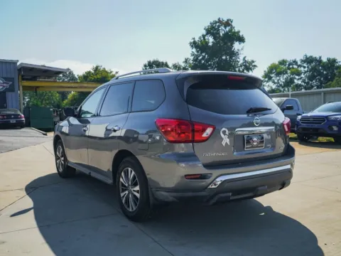 More photos of 2017 Nissan Pathfinder S at TLC Motors, SC