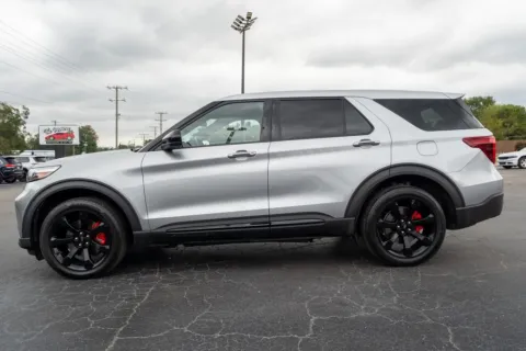 More photos of 2022 Ford Explorer ST at TLC Motors, SC