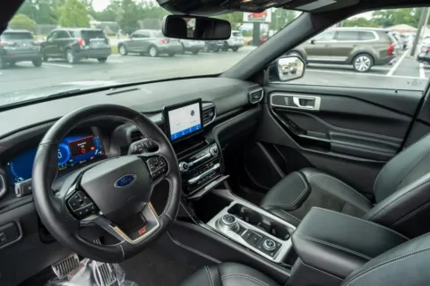 More photos of 2022 Ford Explorer ST at TLC Motors, SC