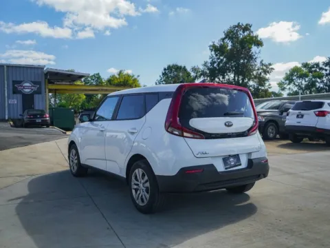 More photos of 2021 Kia Soul LX at TLC Motors, SC