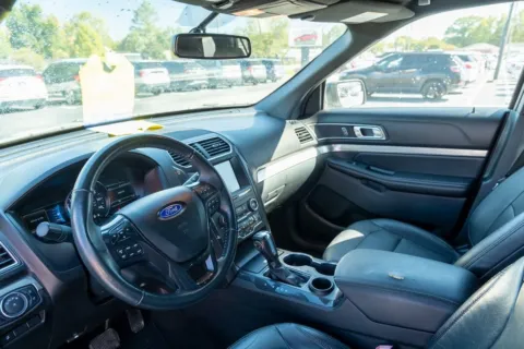More photos of 2018 Ford Explorer XLT at TLC Motors, SC