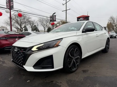 More photos of 2023 NISSAN ALTIMA 2.5 SR at Ride Time Auto Finance Broadway, IN