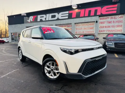 White 2024 KIA SOUL LX for sale in Merrillville, IN