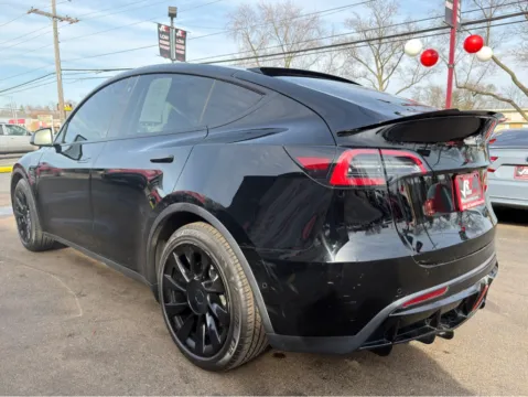 More photos of 2022 TESLA MODEL Y LONG RANGE at Ride Time Auto Finance Broadway, IN