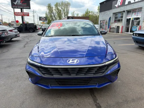 More photos of 2025 HYUNDAI ELANTRA SEL SPORT at Ride Time Auto Finance Broadway, IN