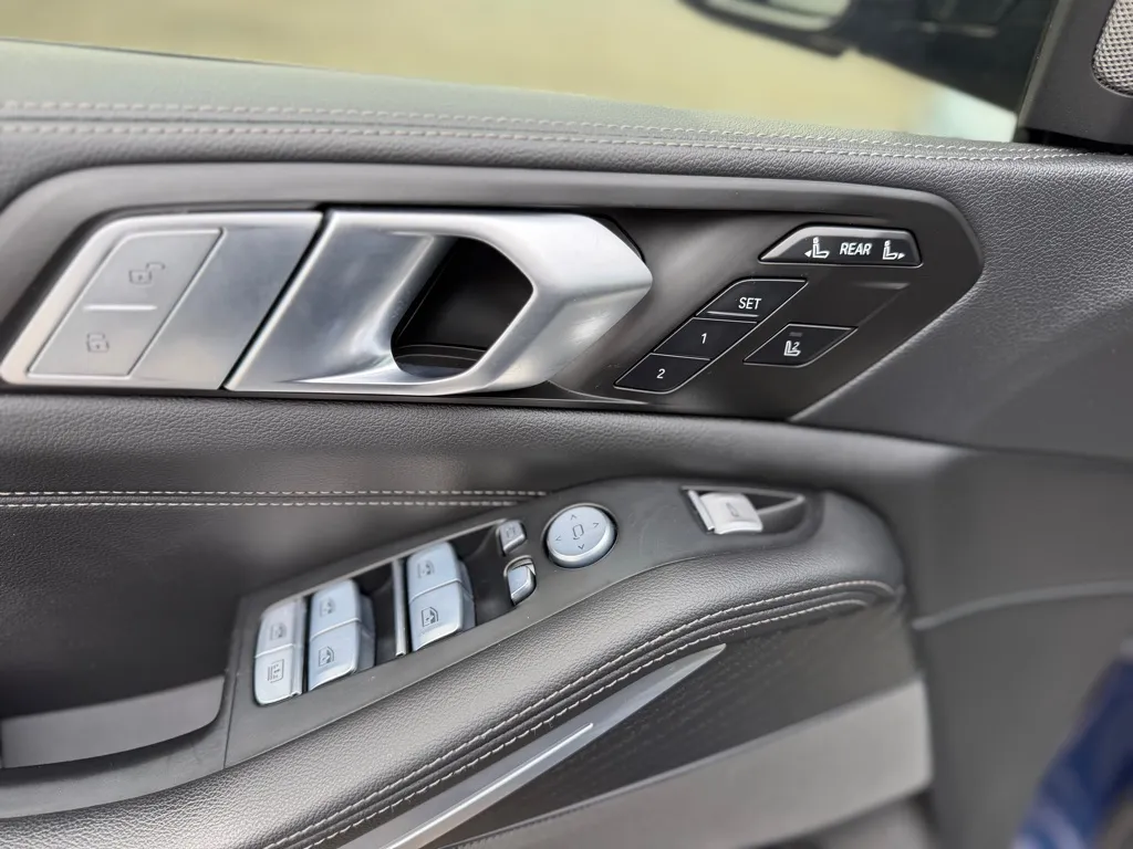 2022 BMW X7 40i - Photo 16