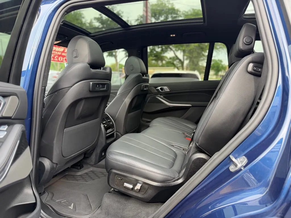 2022 BMW X7 40i - Photo 18