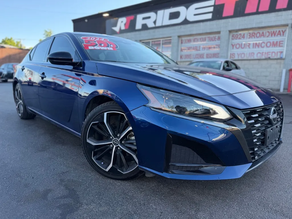Blue 2024 NISSAN ALTIMA 2.5 SR for sale in Merrillville, IN