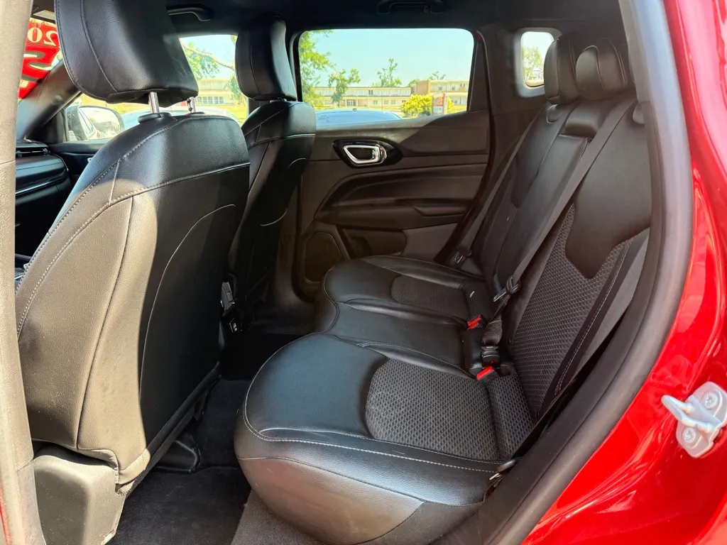2025 Jeep Compass Latitude - Photo 17