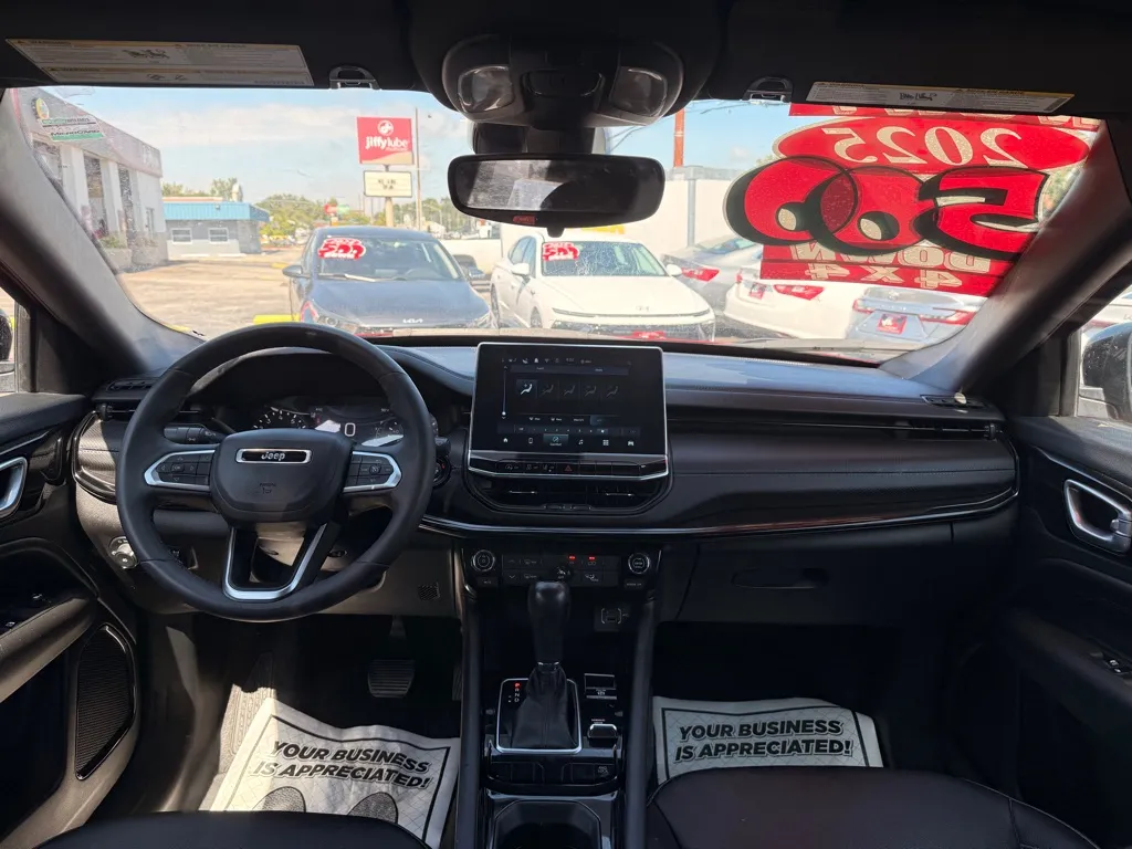 2025 Jeep Compass Latitude - Photo 19