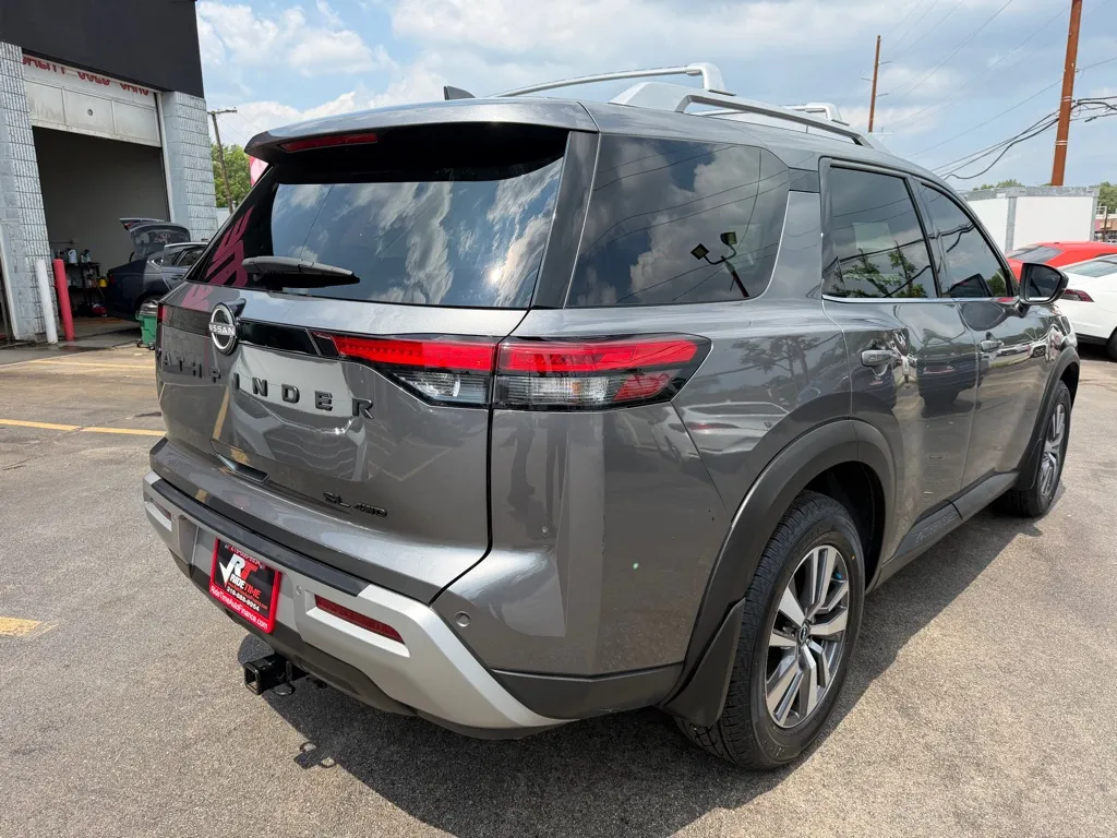 2023 Nissan Pathfinder SL - Photo 11