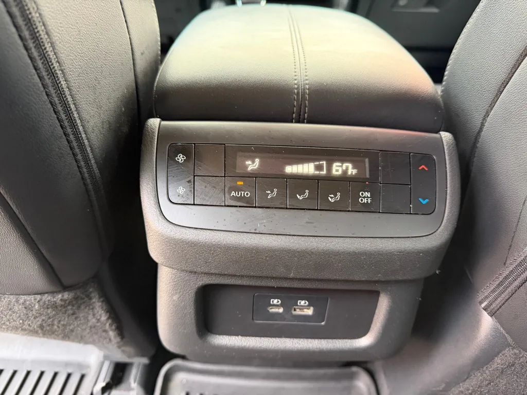 2023 Nissan Pathfinder SL - Photo 24