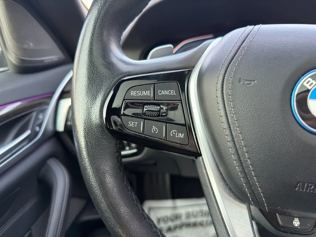 2023 BMW 5 Series 530e - Photo 23