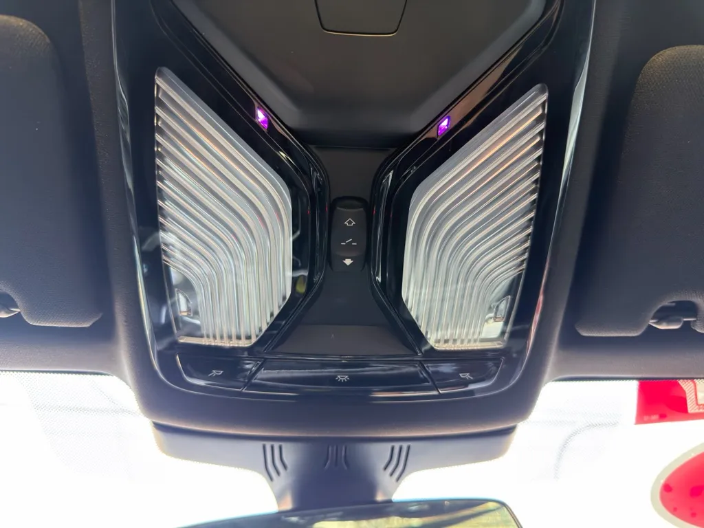 2023 BMW 5 Series 530e - Photo 26