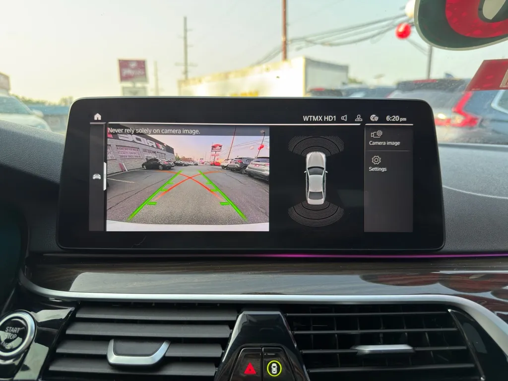 2023 BMW 5 Series 530e - Photo 27