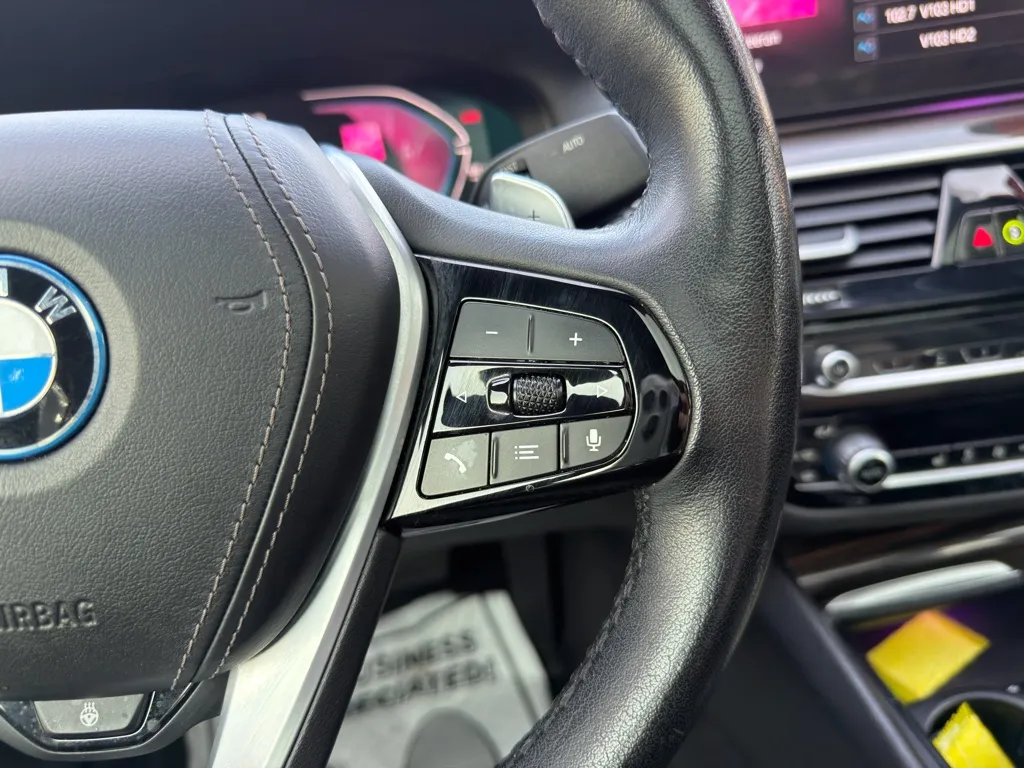2023 BMW 5 Series 530e - Photo 24