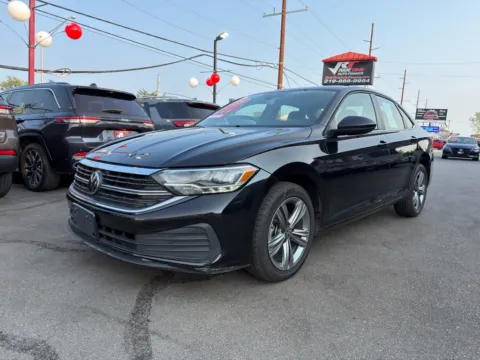 More photos of 2024 VOLKSWAGEN JETTA SE at Ride Time Auto Finance Broadway, IN