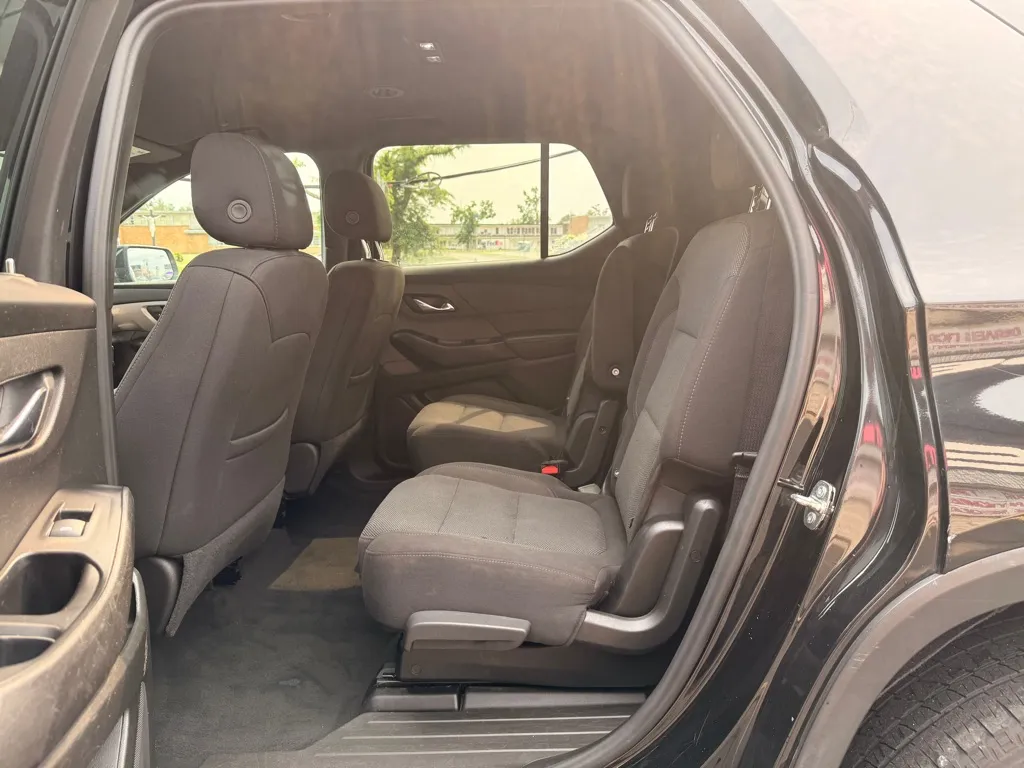 2023 Chevrolet Traverse 1LT - Photo 17