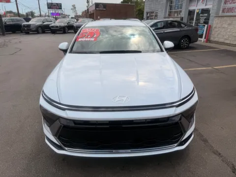 More photos of 2025 HYUNDAI SONATA SEL at Ride Time Auto Finance Broadway, IN