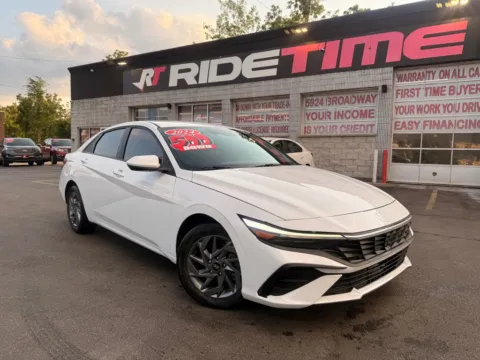 White 2024 HYUNDAI ELANTRA SEL for sale in Merrillville, IN