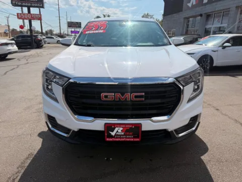 Another view of 2022 GMC TERRAIN SLE for sale in Merrillville, IN at Ride Time Auto Finance Broadway