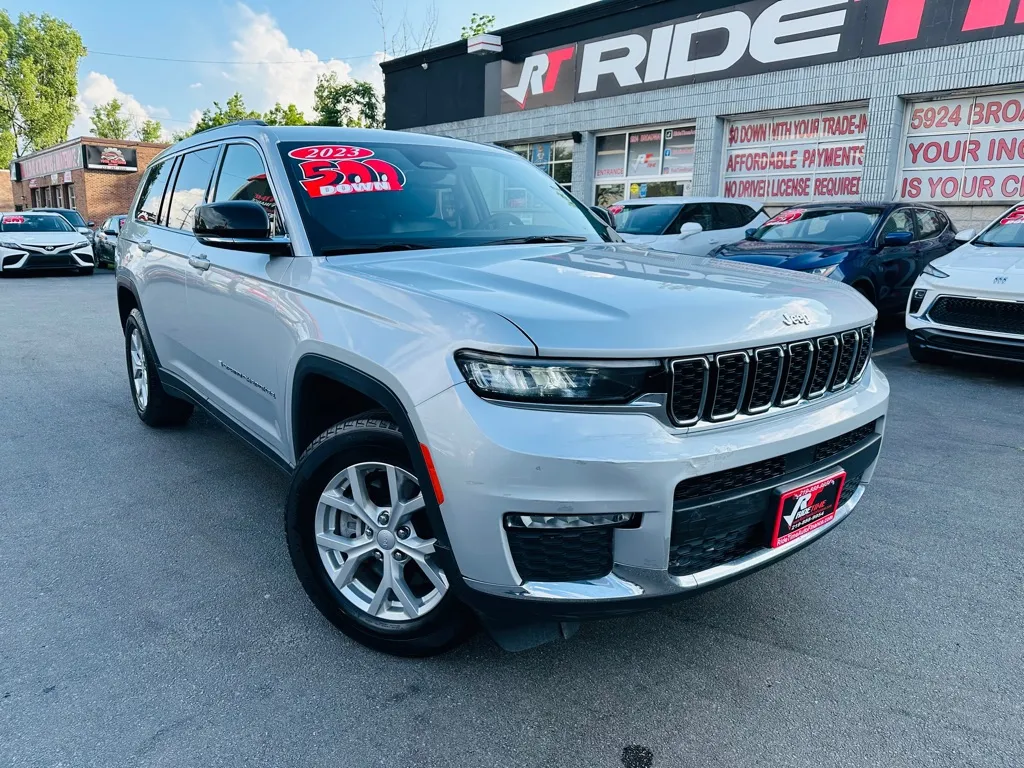 Silver 2023 JEEP GRAND CHEROKEE LIMITED for sale in Merrillville, IN