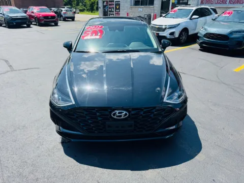 More photos of 2022 HYUNDAI SONATA SEL at Ride Time Auto Finance, IN