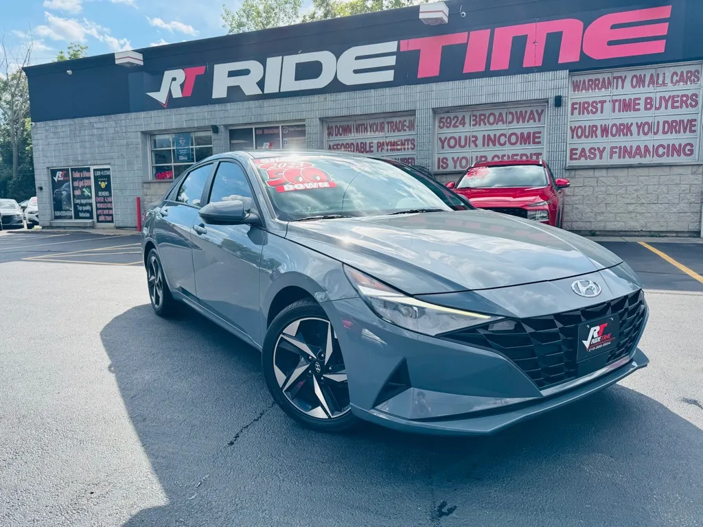 Gray 2023 HYUNDAI ELANTRA SEL for sale in Merrillville, IN