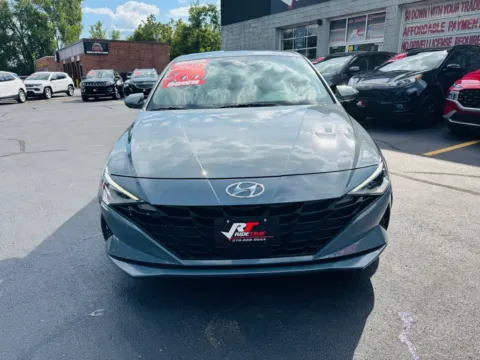 Another view of 2023 HYUNDAI ELANTRA SEL for sale in Merrillville, IN at Ride Time Auto Finance