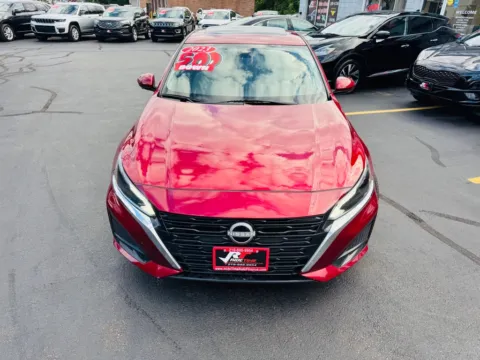 More photos of 2023 NISSAN ALTIMA 2.5 SL at Ride Time Auto Finance, IN