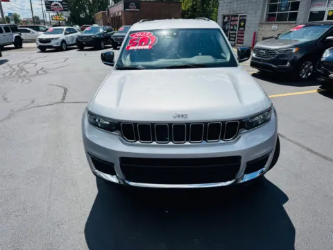More photos of 2023 JEEP GRAND CHEROKEE LIMITED at Ride Time Auto Finance, IN